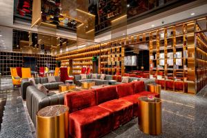 上海静安英迪格酒店（上海苏州河畔，蒙泰设计典范。入住尊享首轮8种饮品minibar礼遇。）的休息区