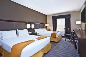 Holiday Inn Express Hotel & Suites Columbus Southeast Groveport, an IHG Hotel TV 또는 엔터테인먼트 센터