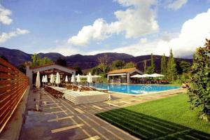 Bazén v ubytování Mont Helmos Hotel nebo v jeho okolí