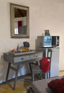 Dapur atau dapur kecil di Bridgewaters Horse Park Poolside Rondawel