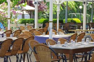 Restaurace v ubytování Sun Beach Hotel