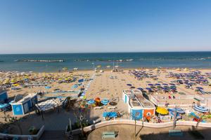 A beach at or near a szállodákat