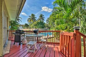 Πισίνα στο ή κοντά στο Quaint Central Miami Bungalow 10 Mi to Mid-Beach!