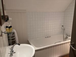 A bathroom at Forest Hotel 