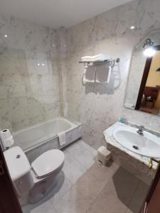 Koupelna v ubytování Hotel San Jacobo