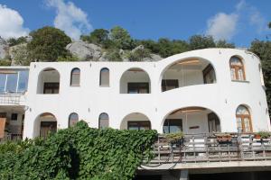 Imagen de la galería de Pataki Studios, en Petrovac na Moru 54 fotos más