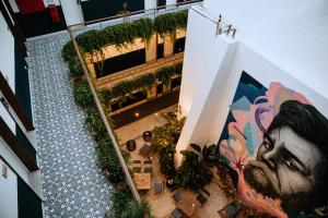 Photo de la galerie de l'établissement Selina Secret Garden Lisbon, à Lisbonne