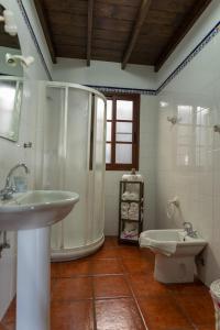 A bathroom at Casa Carolina 2