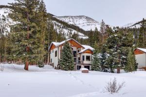 Gallery image of 400 Whispering Pines in Blue River