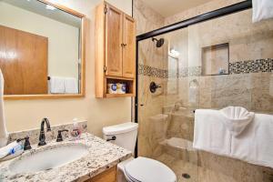 Bilik mandi di 7 Mi to Rocky Mtn NP Updated Estes Park Home +30 gambar