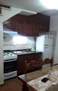 Una cocina o kitchenette en DUPLEX EN SAN BERNARDO