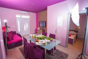 Posedenie v ubytovaní Luxury Apartments Marhella & Jakov