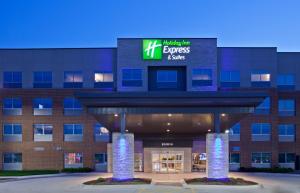 a rendering of the front of the hampton inn express campus at Holiday Inn Express and Suites Des Moines Downtown, an IHG Hotel in Des Moines