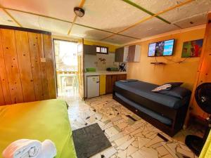 מיטה או מיטות בחדר ב-Yellow Moon Guesthouse & Apartments
