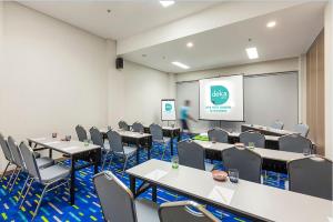 Gallery image of Deka Hotel Surabaya HR Muhammad in Surabaya