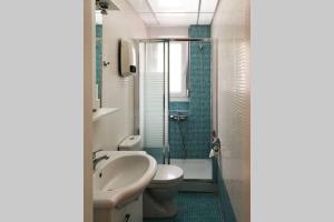 Ένα μπάνιο στο Cozy Studio Near the Beach +12 φωτογραφίες