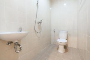 Koupelna v ubytování RedDoorz @ Graha Cemerlang Maros