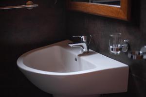 A bathroom at Port View City Hotel
