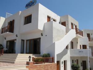 Budova, kde se aparthotel nachází