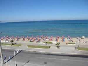 Nespecifikovaný výhled na moře nebo výhled na moře při pohledu z aparthotelu