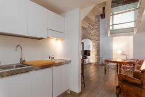Kuchyňa alebo kuchynka v ubytovaní LoveTheLoft - LoveTheApartments