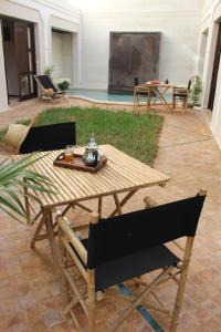 Predel za sedenje v nastanitvi Riad Spa Dar Nimbus