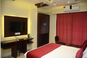 Gallery image of Hotel Malad Inn opposite Malad Railway Station in Mumbai