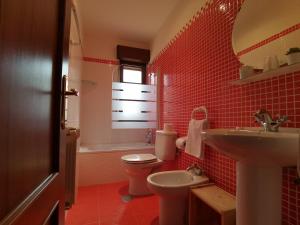A bathroom at Hotel El Trasgu