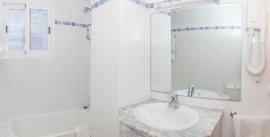 Kúpeľňa v ubytovaní Apartamentos Mar y Playa