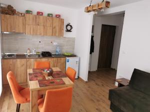 Una cocina o cocineta en Iznad oblaka A1