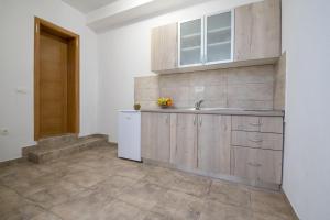 Η κουζίνα ή μικρή κουζίνα στο Villa Jazina Pavlović +89 φωτογραφίες