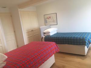 Foto dalla galleria di Farmhouse in a working winery with vineyard views a Marigny-Brizay