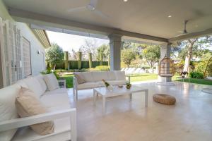 Seating area sa VACATION MARBELLA I Guadalmina Golf Front Villa, Private Pool, Close to the Beach