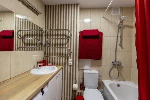 
A bathroom at Abariaus Apartamentai
