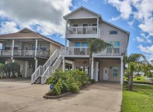 Gallery image of Tropical Oasis In Beautiful Galveston-Tiki Island home in Virginia Point