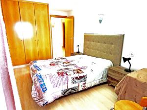 Postel nebo postele na pokoji v ubytování Port Canigó 344