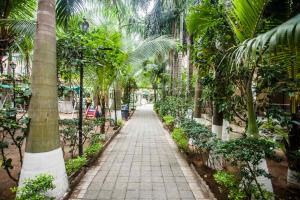 Zahrada ubytování Hotel Sonar Bangla Tarapith
