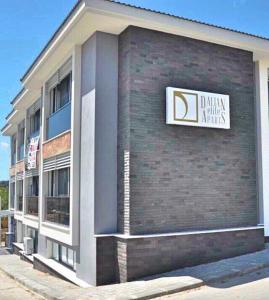Budova, kde se aparthotel nachází