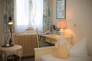 Postel nebo postele na pokoji v ubytování HOTEL YOGA JASMIN ehemals Hotel Eberhardt-Burghardt