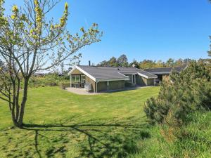 Zahrada ubytování 7 person holiday home in Hjørring-By Traum