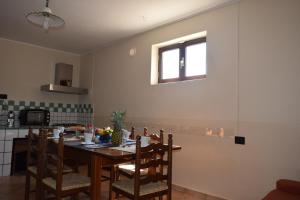 Кухня или мини-кухня в Affittacamere Villa Paolina
 +12 фотографий