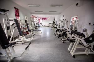 Spordikeskus ja/või sportimisvõimalused majutusasutuses Hotel Trim