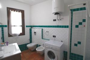 Ett badrum på Sa Mirada Apartments