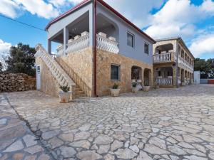 Fotografia z galérie ubytovania Quaint Apartment in Vir with Sea Beach Nearby vo Viry