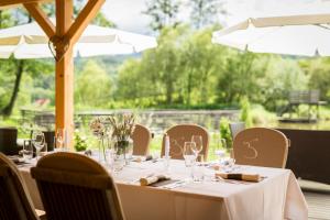 Restaurace v ubytování Triad Ferienhäuschen Stöckl