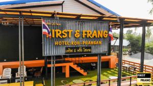 First and Frang Hotel - Koh Phangan的证书、奖牌、标识或其他文件