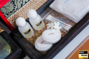 通萨拉First and Frang Hotel - Koh Phangan的相册照片