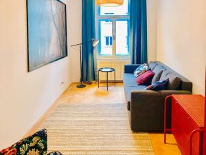 Posezení v ubytování Contemporary City Apartment - by Nahuen Suites