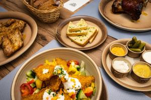 Jídlo v hotelu nebo okolí