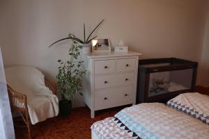 Ένα ή περισσότερα κρεβάτια σε δωμάτιο στο Deštné 371 - Buďte na horách jako doma